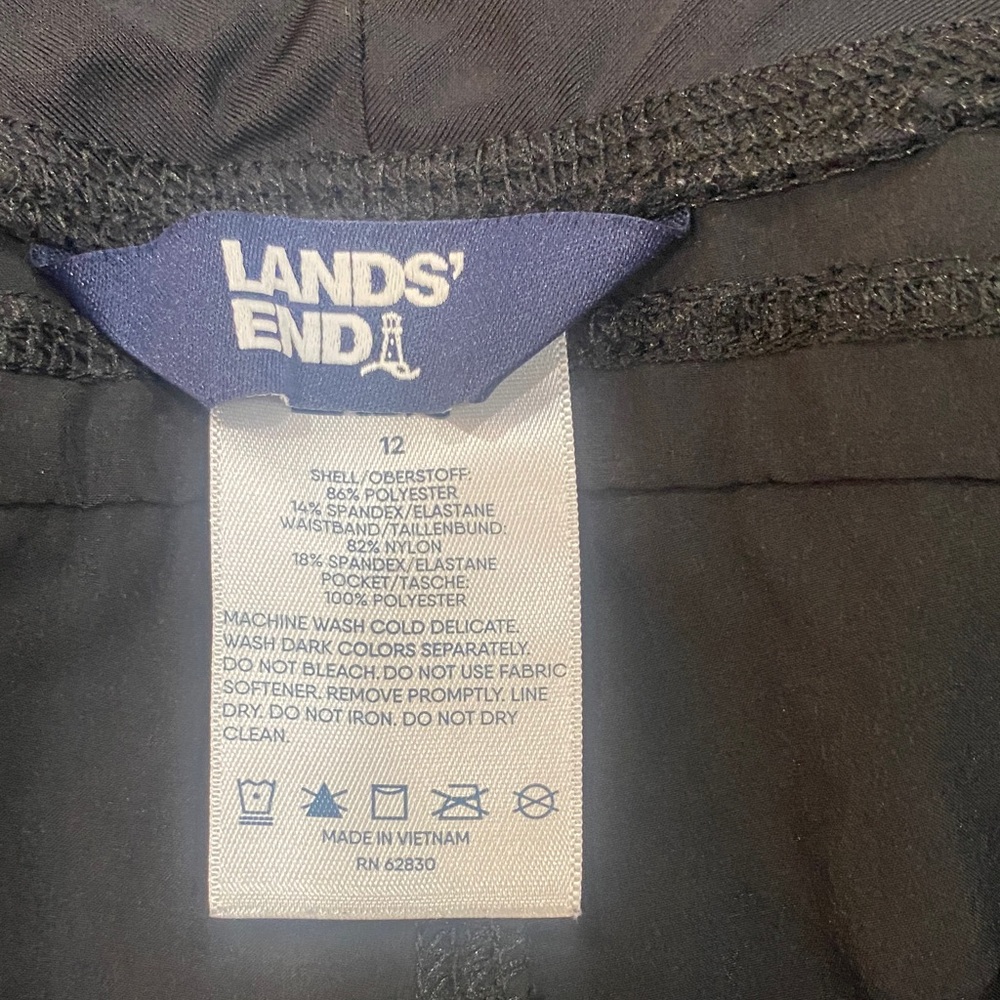 Lands' End Women's Classic Black Athletic Shorts - Picture 2 of 3